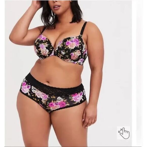 NWT Torrid Curve T-Shirt Lightly Lined Front Close Floral Skull Bra Size 46C - Picture 2 of 11
